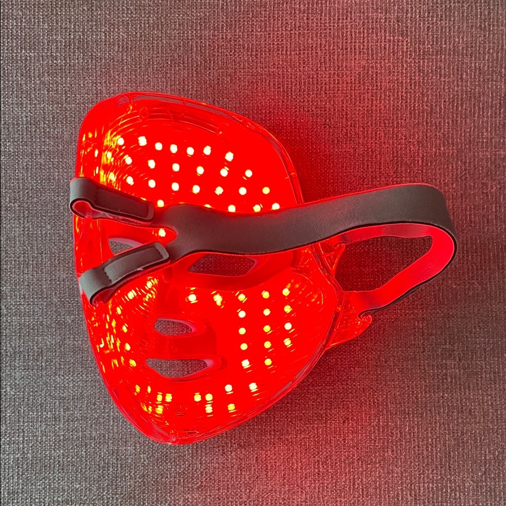 Isla June White LED Skin Therapy Mask With 7 LED Colors